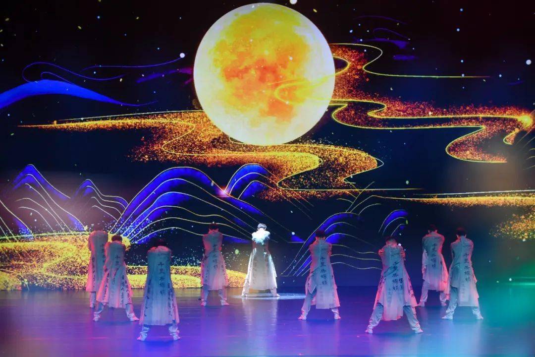 第十七届月亮文化旅游节盛大开幕_明月之_舞蹈_观众