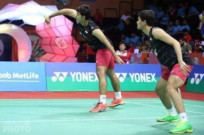 羽毛球双打防守是关键,这十招让你的防守固若金汤_进攻_对手_位置