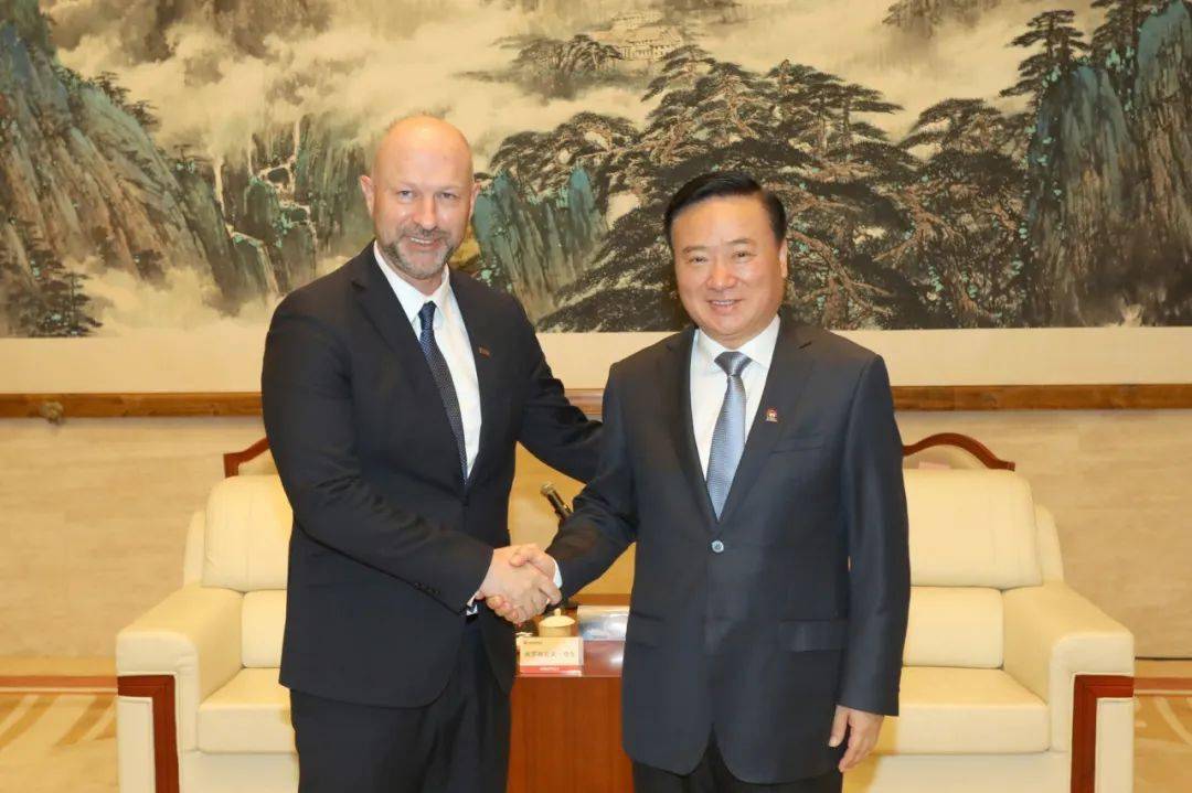 翁祖亮会见波铜集团客人_合作_中国_双方