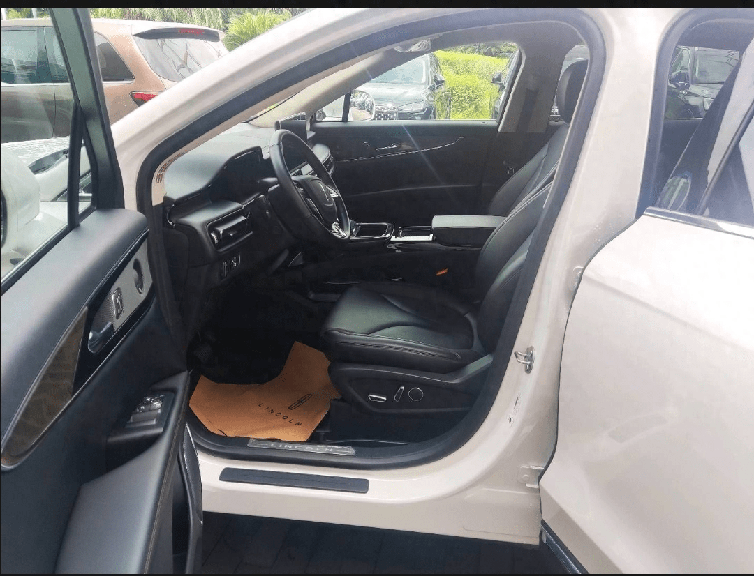 28万买辆4000公里的林肯航海家,车况精品,2年7折真的划算吗?