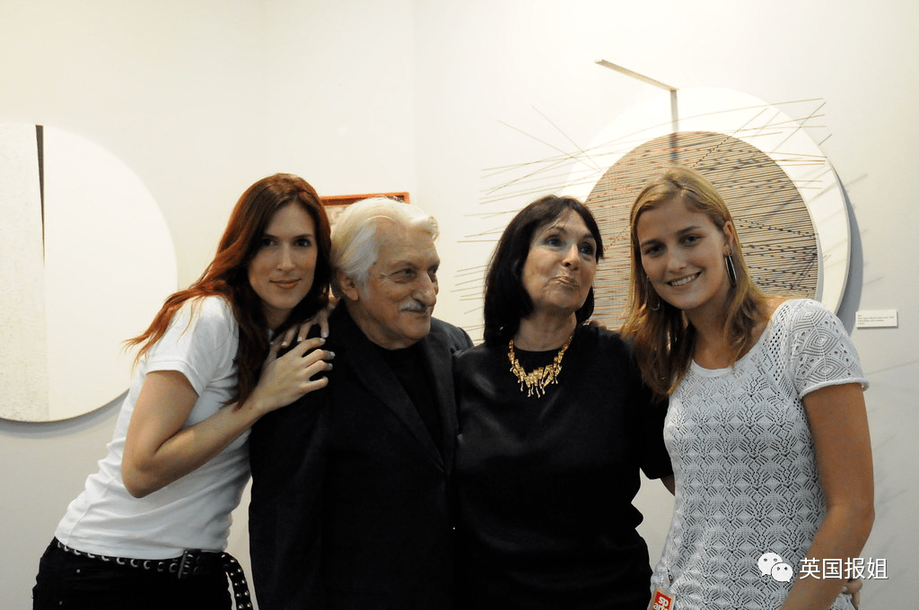 亿万富翁之女串通灵媒骗亲妈10亿,钱到手竟离奇坠楼身亡_萨宾·博吉西