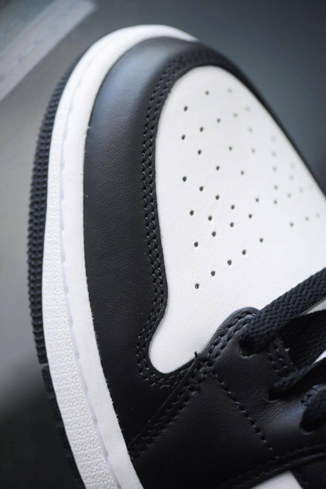 air jordan 1 mid se panda elephant