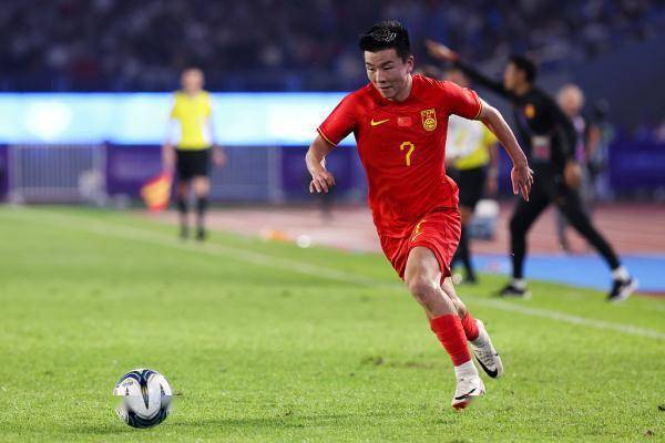 打破“一輪游”宿命！中國男足1∶0勝卡塔爾，晉級亞運八強