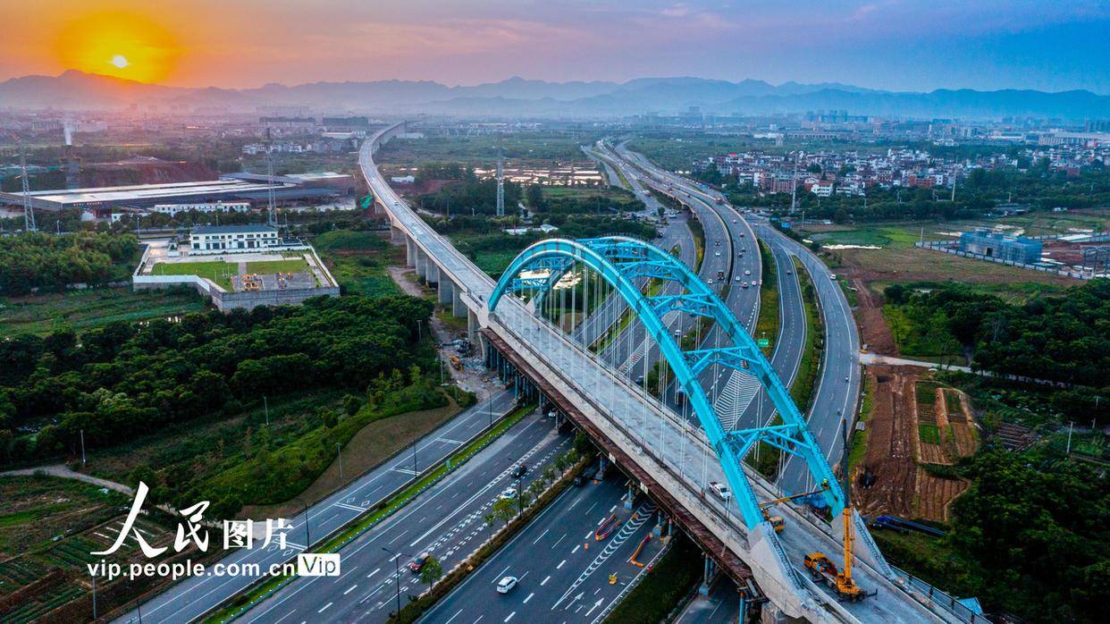 浙江义乌:杭温高铁义乌段即将进入全线铺轨阶段_图片_频道_一体