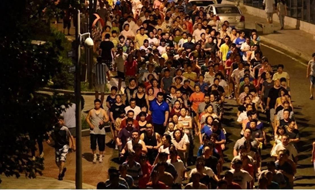 暴走卡车美少女神马影院_暴走团兴起原因_暴走团为何人人喊打