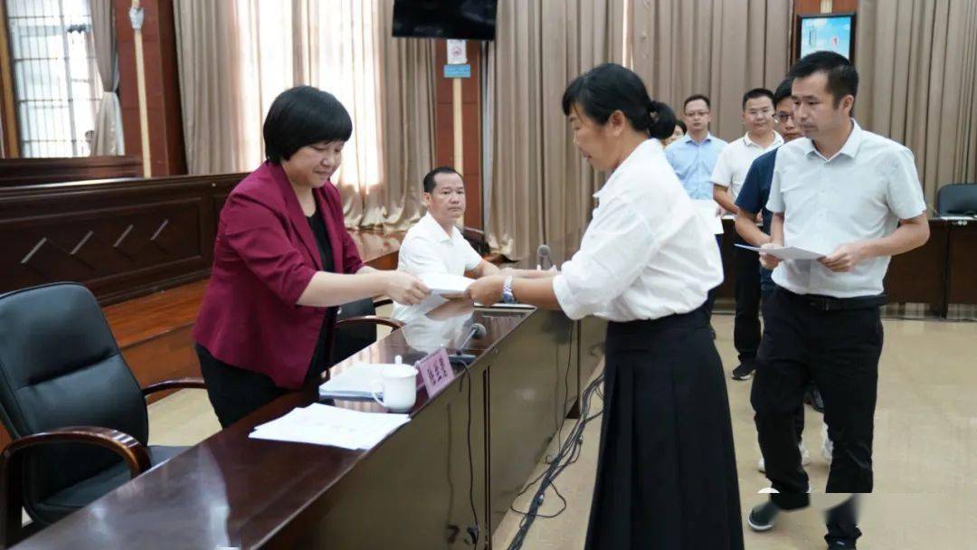 德保县召开生态环境保护暨建筑工地扬尘,交通运输扬尘和露天秸秆焚烧