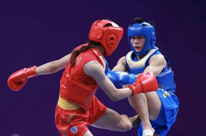 亚运会散打女子52公斤级决赛 河南选手李玥瑶夺冠_图片_高清_武术