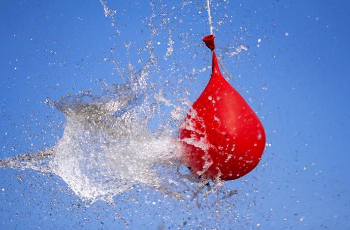 尿液都储存在膀胱里,而膀胱就像是一个能充气的气球.