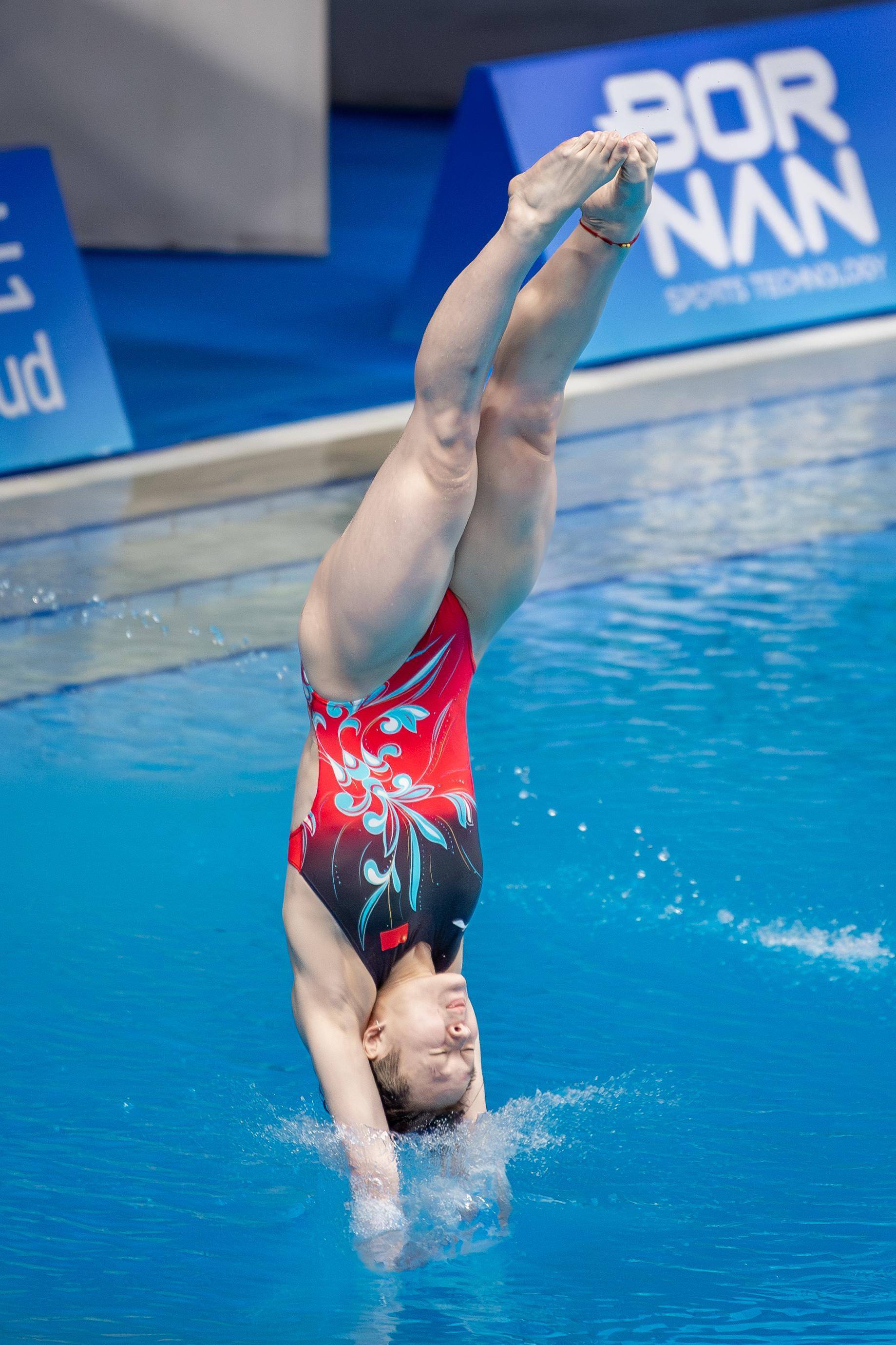 广东选手陈艺文女子3米跳板摘金