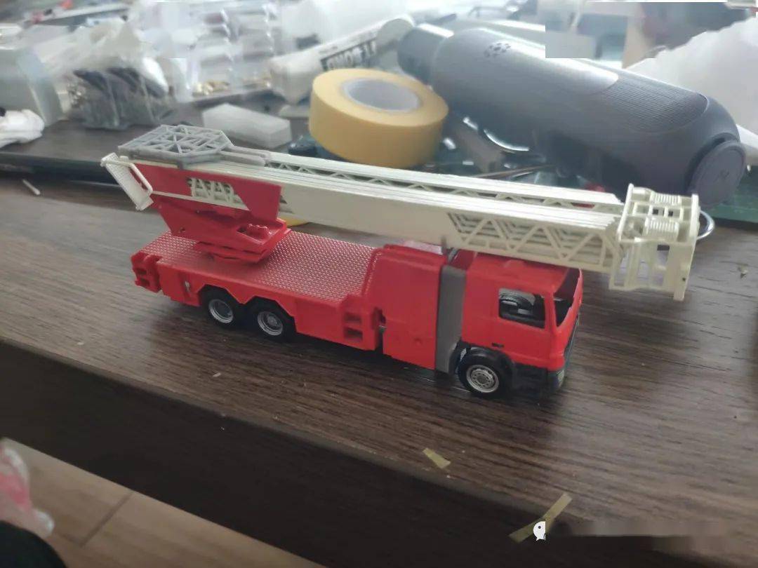 读者投稿 | 动手的乐趣,自制 1:87 德国麦斯56米云梯消防车_搜狐汽车