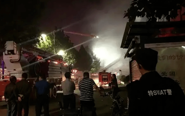 湖南男子持枪闯进邻居家，对邻家父子行凶后自杀未遂！致1人死亡！细节流出...