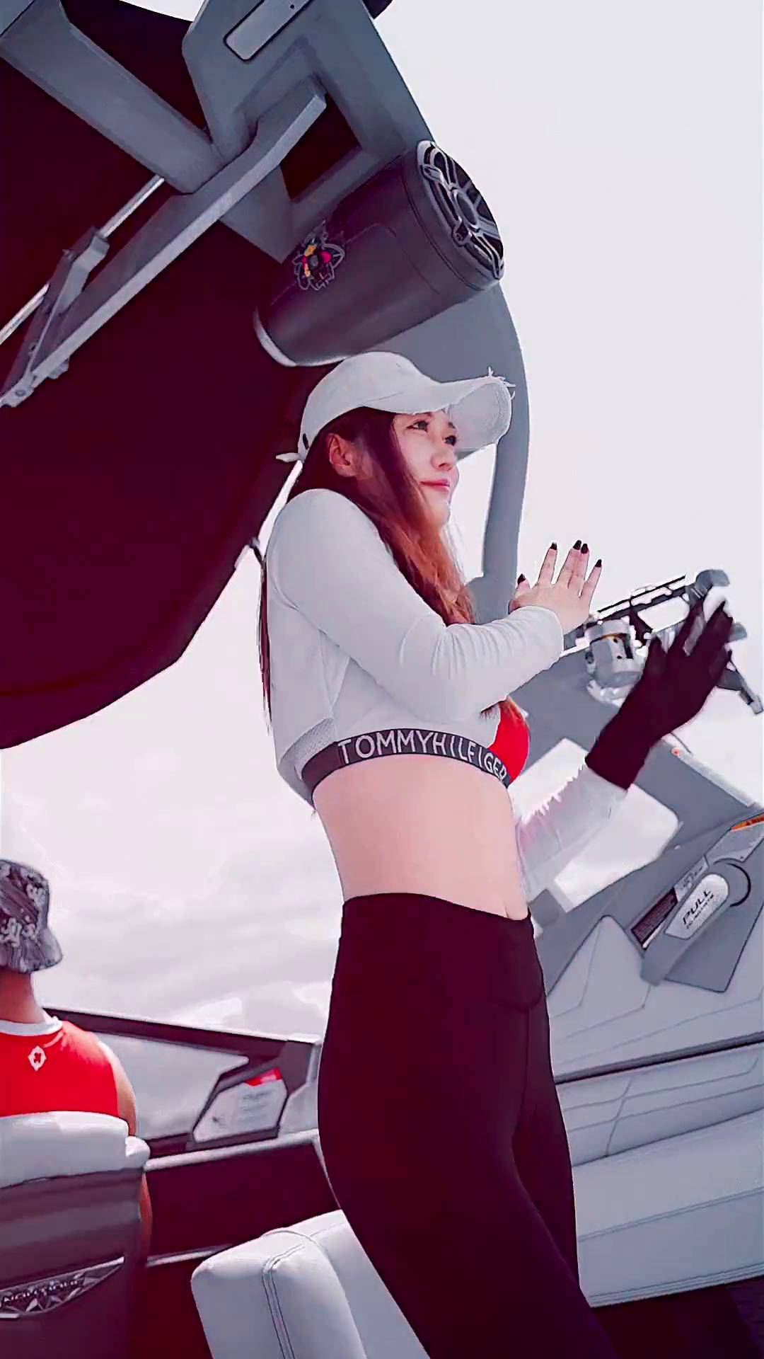 尾波冲浪 六妹尾波 潮流运动笔记 请把我推给大学生