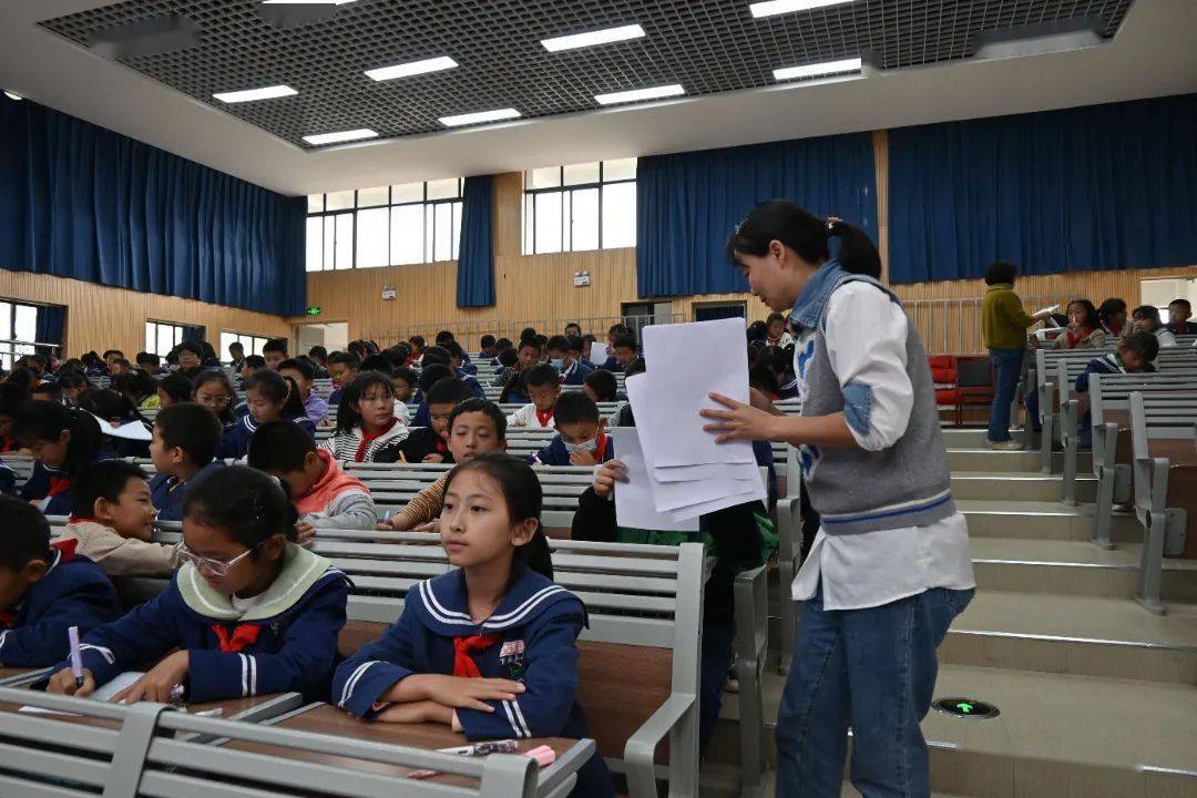 苍洱"小手拉大手"医学科普进课堂活动走进下关三小