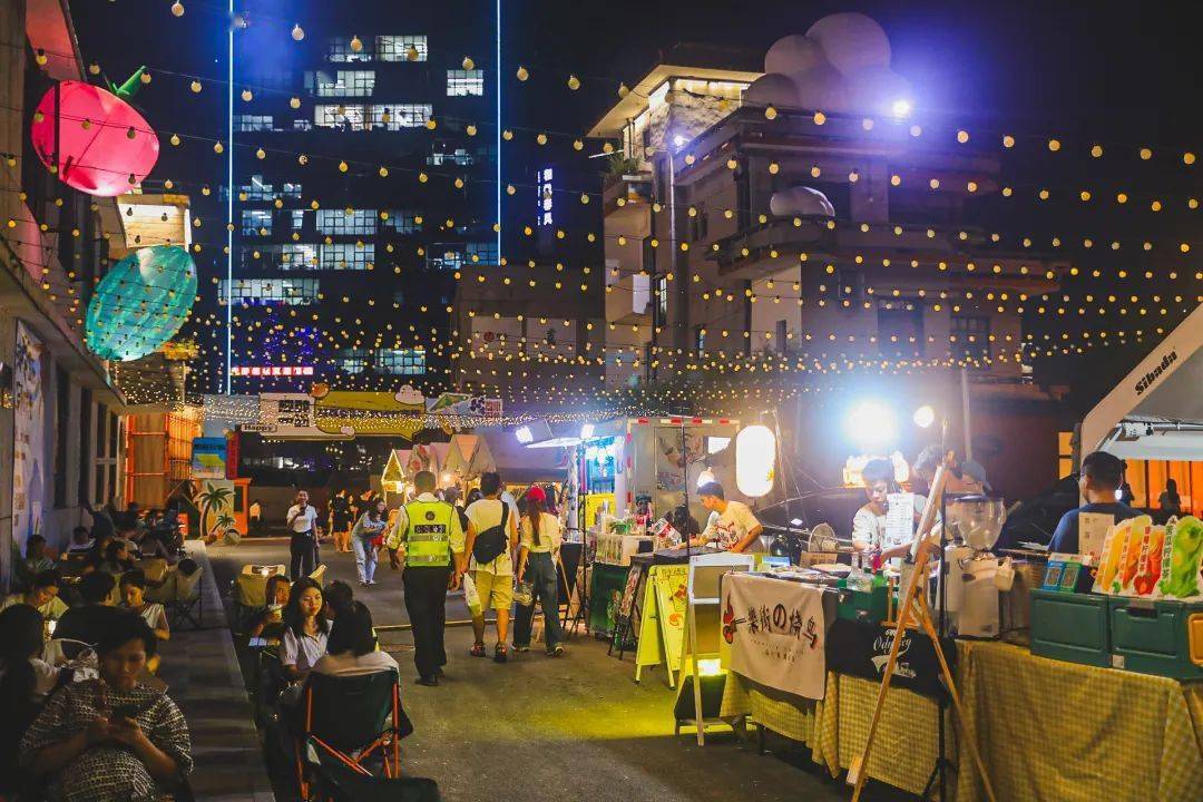 厚街,处于东莞中心城区,松山湖,滨海湾新区的三角中心位置,区位优势