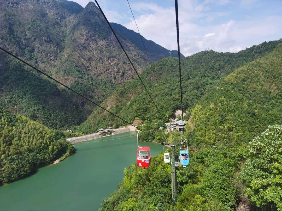 带孩子来大觉山,感受"调色盘"的千变万化_高山旱_世界_玻璃