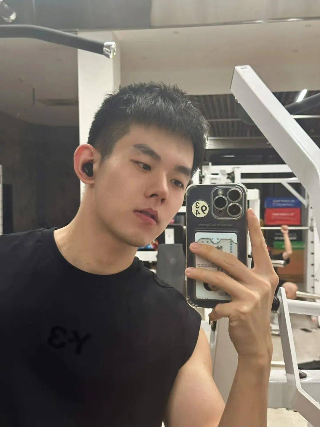9款适合所有脸型的男生发型