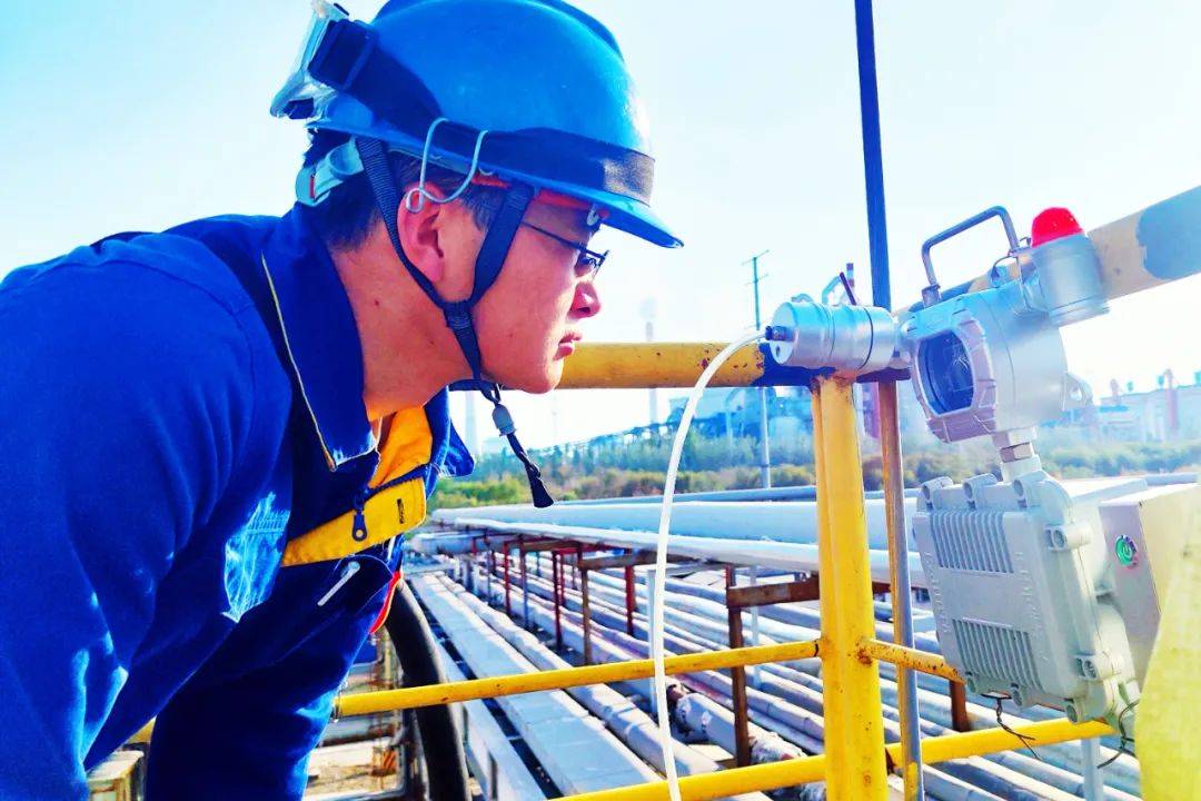 天业天智辰业:在线式气体检测仪实时监护施工现场