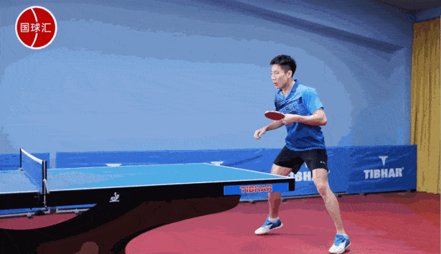 站位和步法是乒乓球技术的重要组成部分,也是影响反手技术的关键因素.
