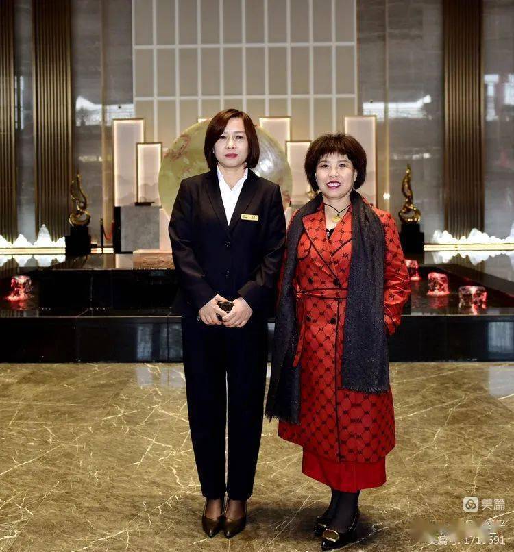安英,蓝海酒店集团党委书记,亦是蓝海酒店集团的创始人之一.