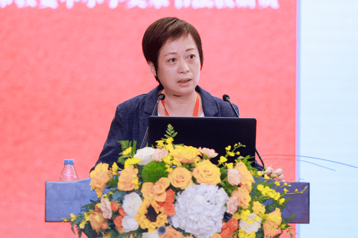 上海市教委中小学美术书法教研员徐敏以《课程保障与教研项目推进下的