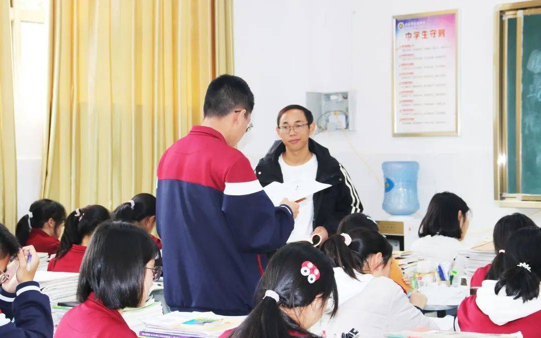 结对帮扶显真情 携手共进促发展|兴义市第五中学到兴仁市凤凰中学开展