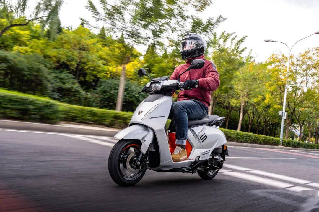 经典延续 驾控升级 试驾标致摩托new django_搜狐汽车_搜狐网