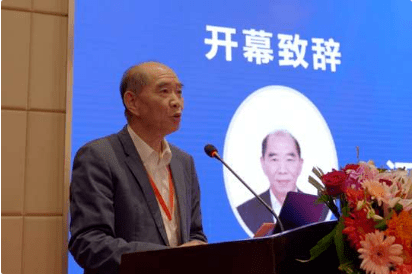 助理范新南教授,江苏省机械工程学会副理事长程晓农教授做开幕致辞