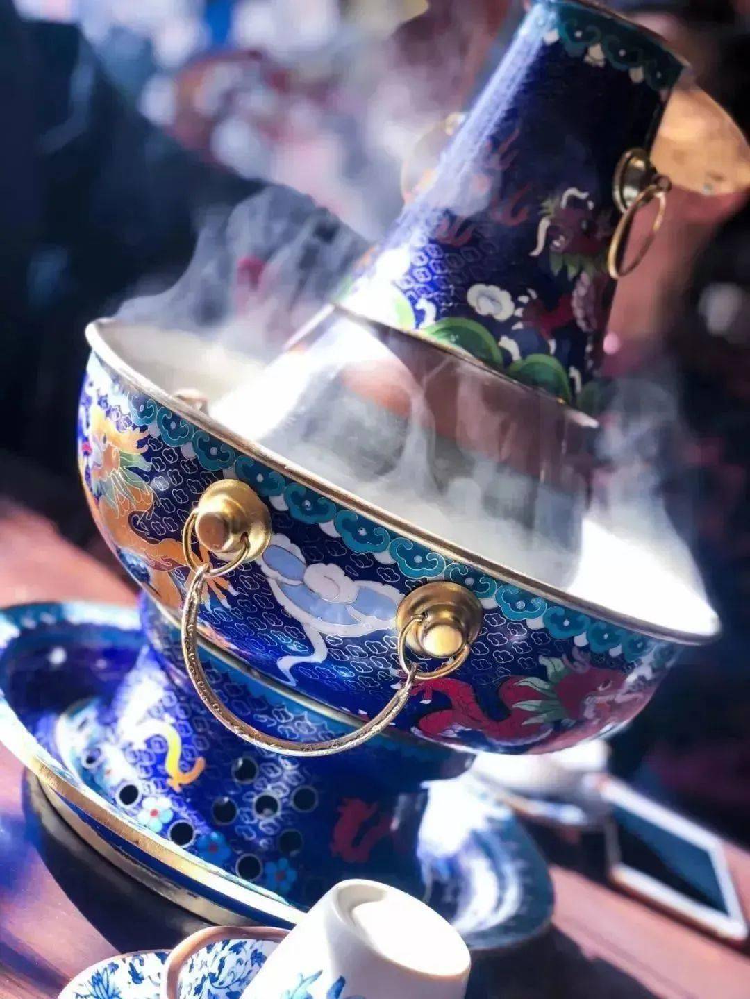 凤吉园乌拉满族火锅是东北地区流传已久的传统美食,因兴盛于吉林乌拉