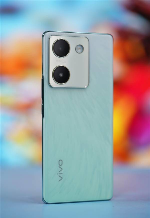 vivo史上最轻薄5000mAh手机！vivo Y100图赏(图9)