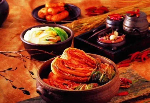 “韩国”饮食中的朝鲜历史有哪些？韩国人为何无辣不欢？