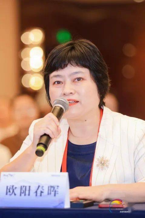 刘欣教授认为这个话题没有一个正确答案,而是需要临床医生思考和权衡