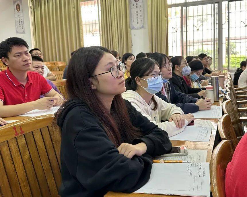 广东英德市华粤中英文学校:潜心生本教学提升 打造5g生本课堂_培训