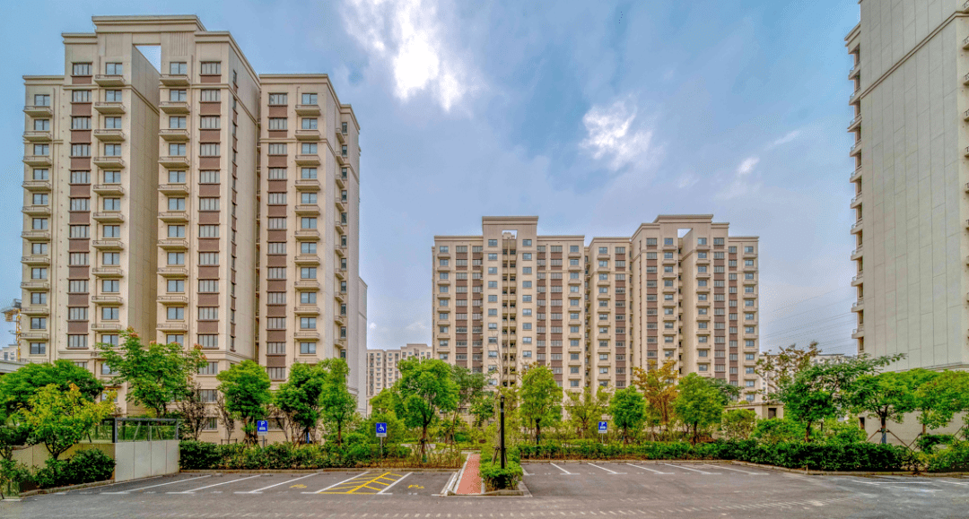 秉承着三十余个项目的动迁居民原六灶补安置项目等农民集中居住(上楼)