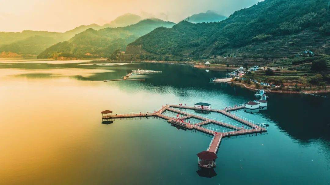 来渤海,一步一景赏深秋~_浮桥_湖畔_活动