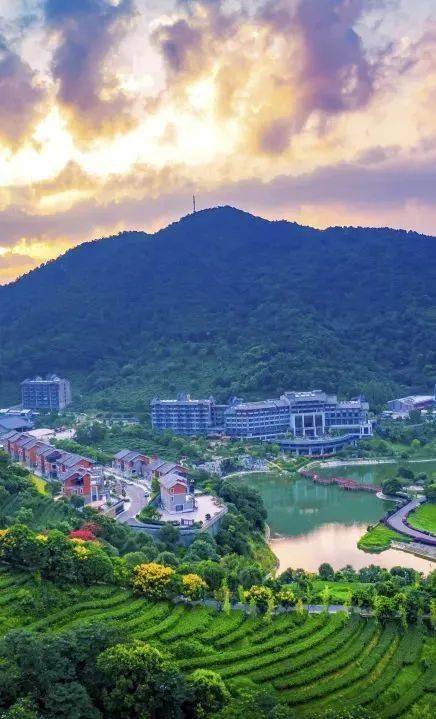 499元住翔顺象窝山酒店1房1厅套房,泡温泉,送景区门票 恒温泳池,可