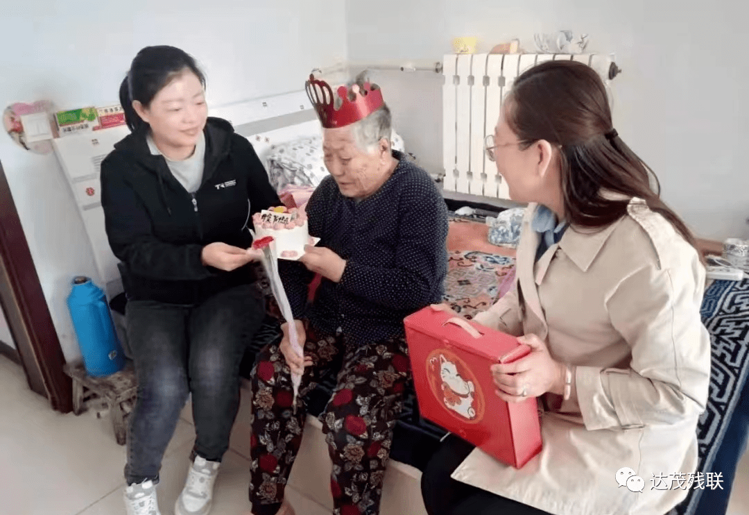 做残疾人朋友的"贴心人"——达茂旗残疾人专职委员夏丽娜的故事_工作