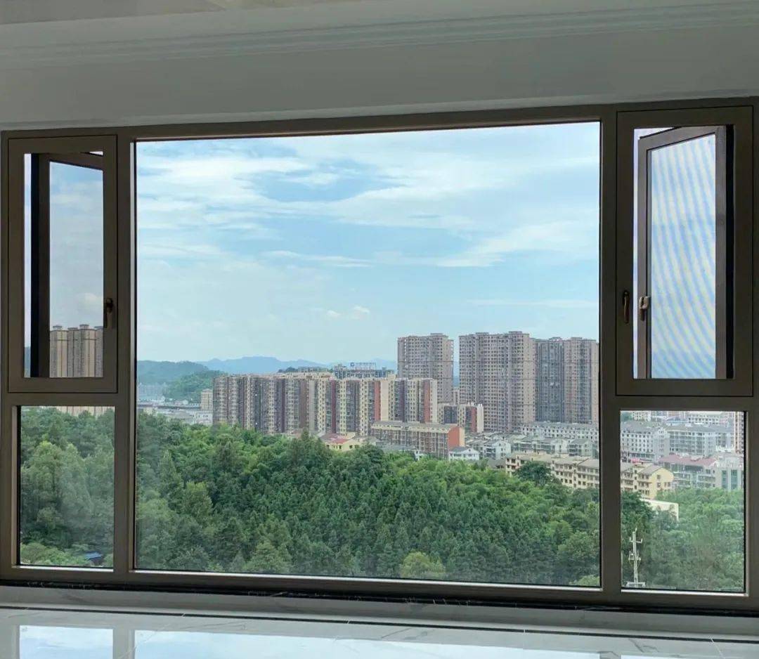 看过这些亲身经历,你就一点不奇怪了_落地窗_窗户_自爆