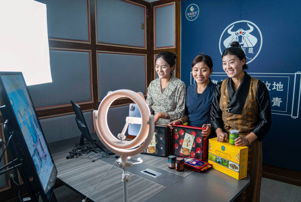 西藏巴青县:直播带货助力乡村振兴_赤堆_新华社_孙非