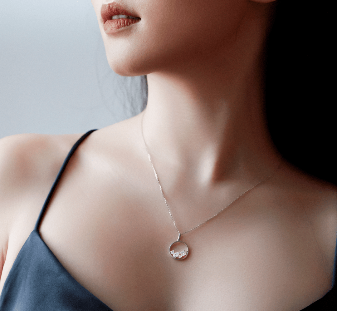 再看许愿星,同样是多款培育钻石排列组合,有圆形,方形和水滴形,方圆