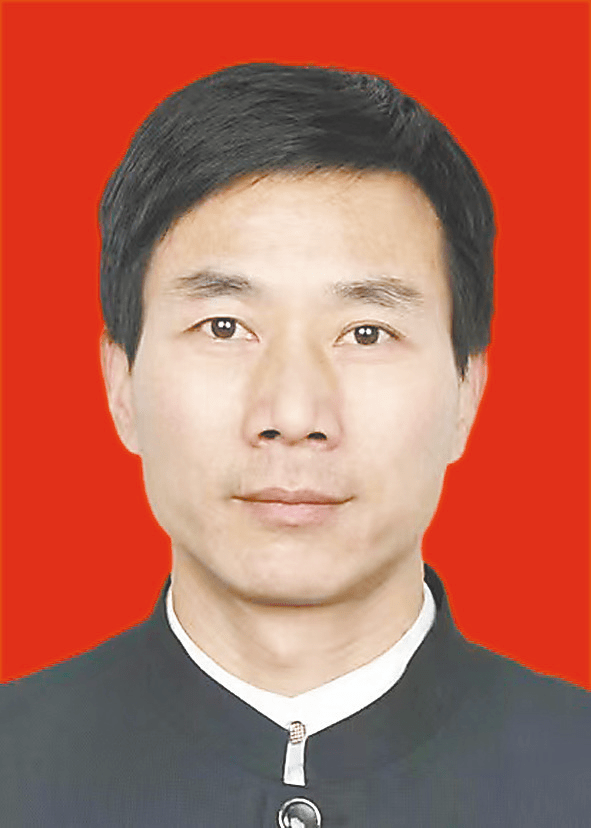 陈 炳陈 炳他是陈式太极拳第十二代嫡宗传人,国家一级拳师和陈家沟