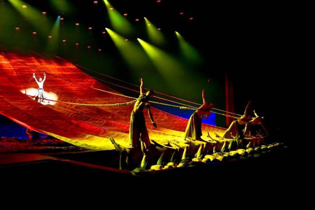 舞蹈史诗《黄河》大幕开启,这个夜晚激昂澎湃