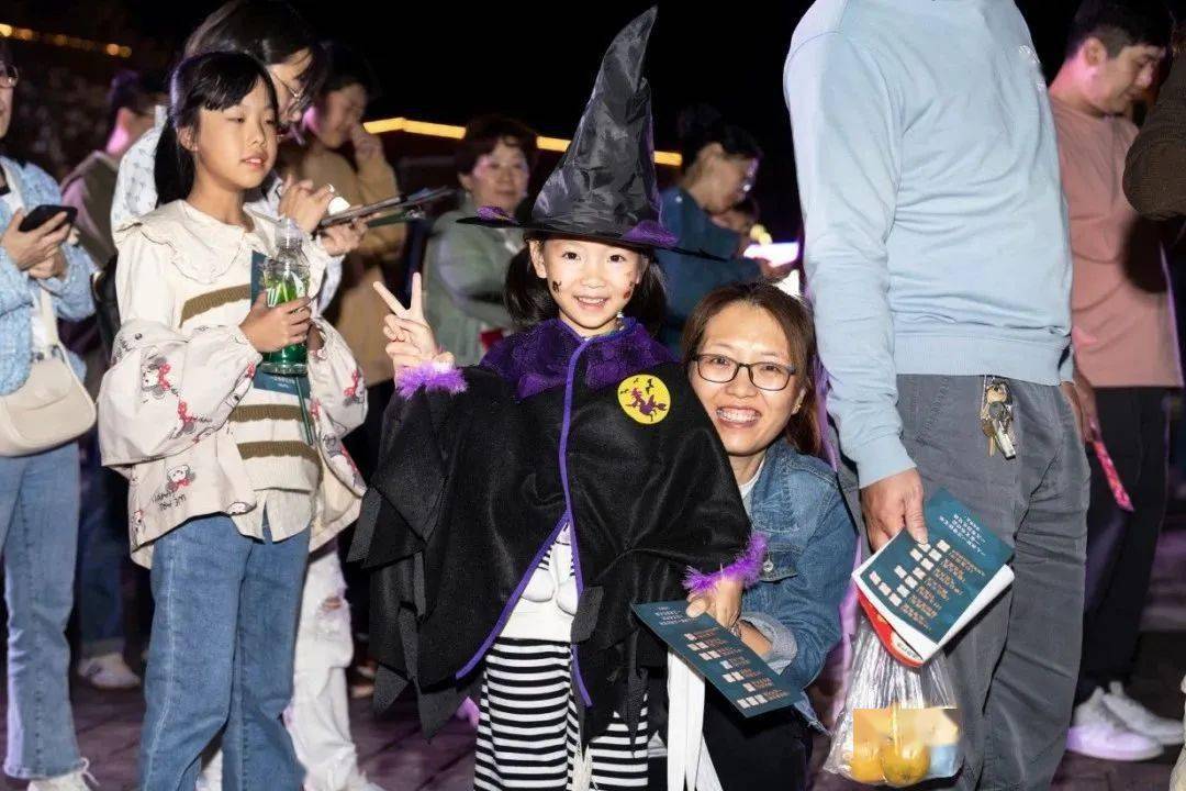 主播cosplay封神,真人大富翁,湖州广播奇妙夜嗨翻全场_奥特莱斯_传媒