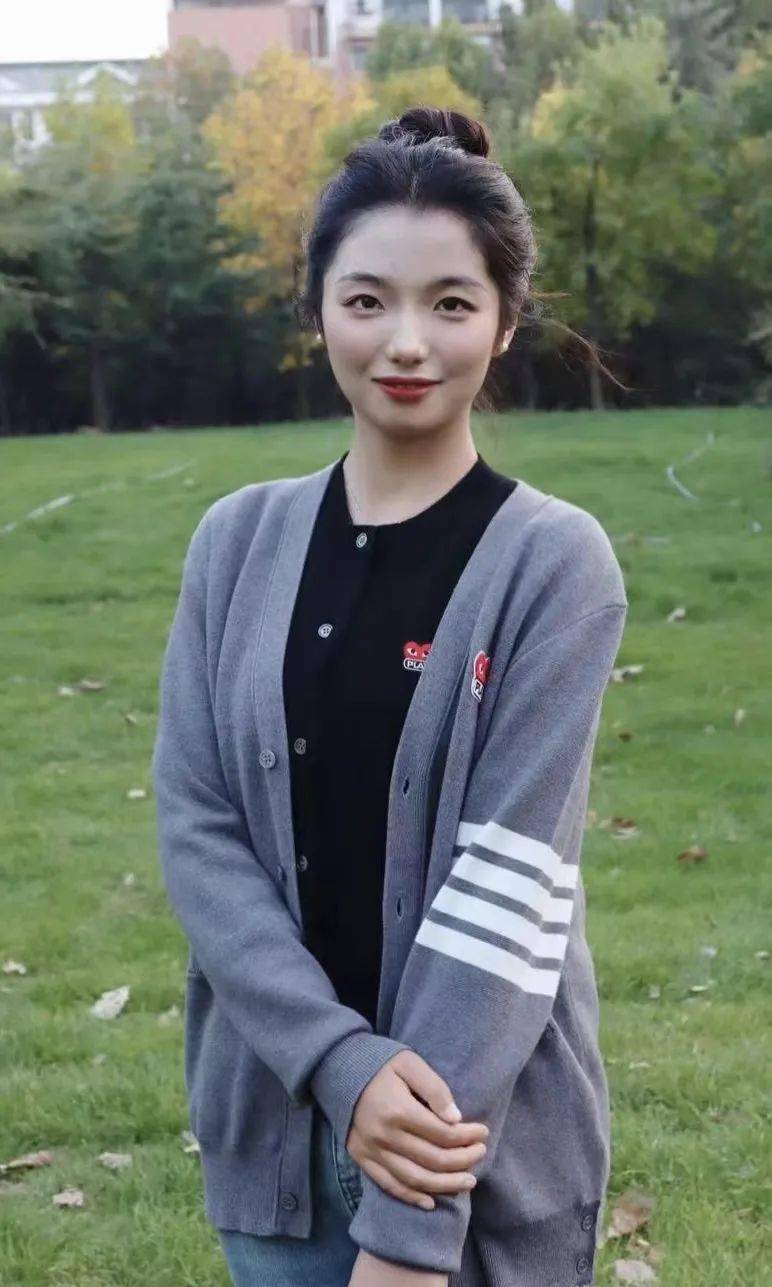 摄影/董妍 出镜/隋嘉菲儿 杜梦汝摄影/刘庆双 出镜/李瑞童摄影/赵岩