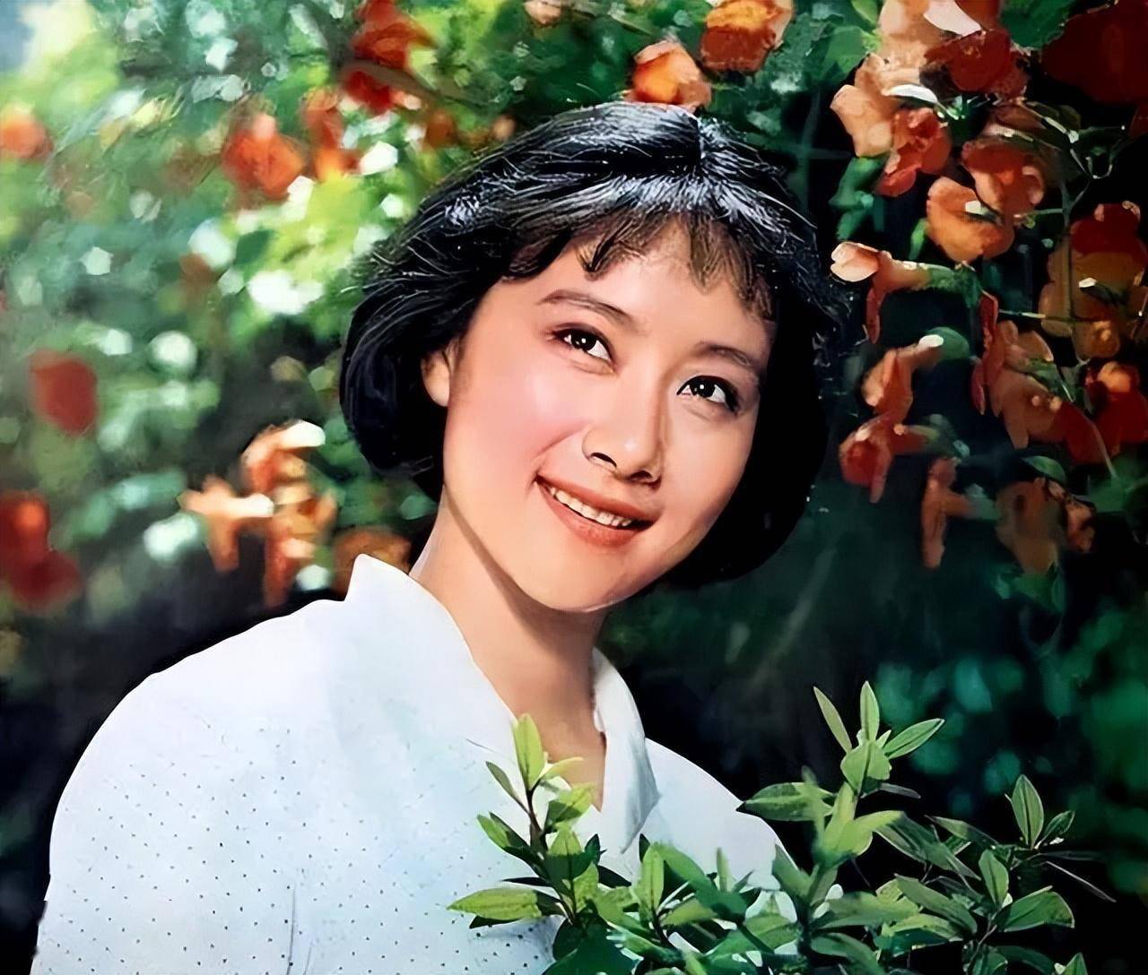 丈夫是著名演员,儿子是新晋导演,自己是老戏骨,73岁仍努力拍戏_黄梅莹