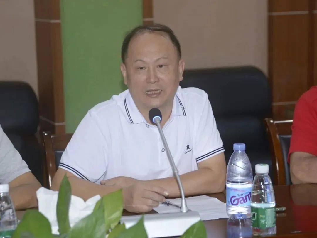 广信中学王均莉副校长交流胡文华副校长介绍学校备考经验南海中学