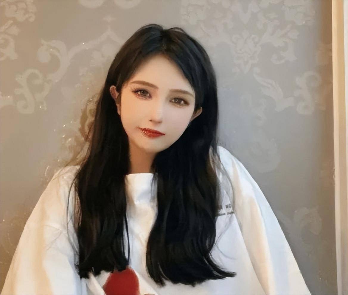靠求婚卖纸赚了1亿,如今成学习博主_殷世航_直播_何婧婧