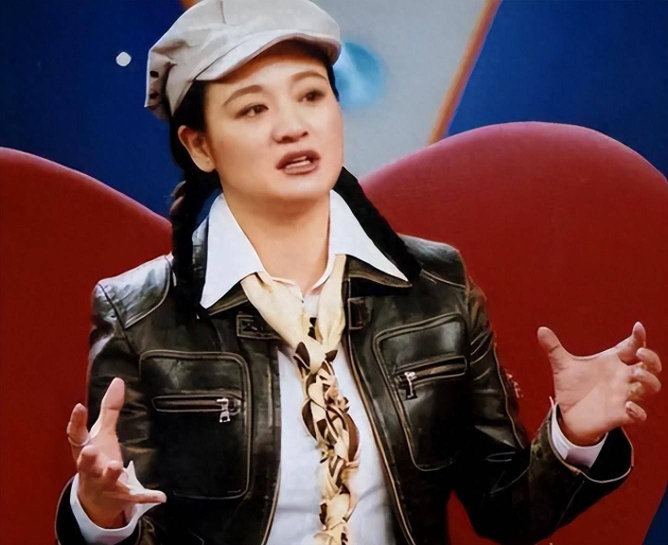 她是最惨的女演员,前男友跳楼,被前夫误会儿子身世,58岁仍单身_伍宇娟