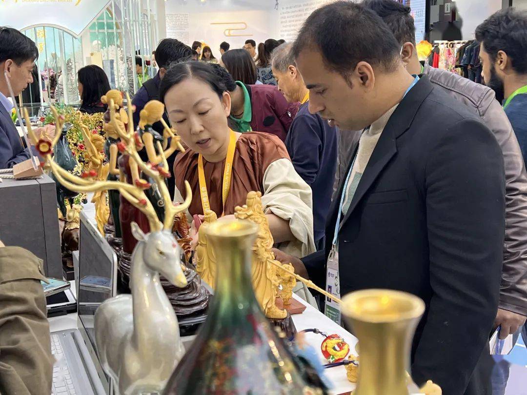 瓯忆瓯窑,华艺木雕亮相进博会_永嘉_温州_黄杨