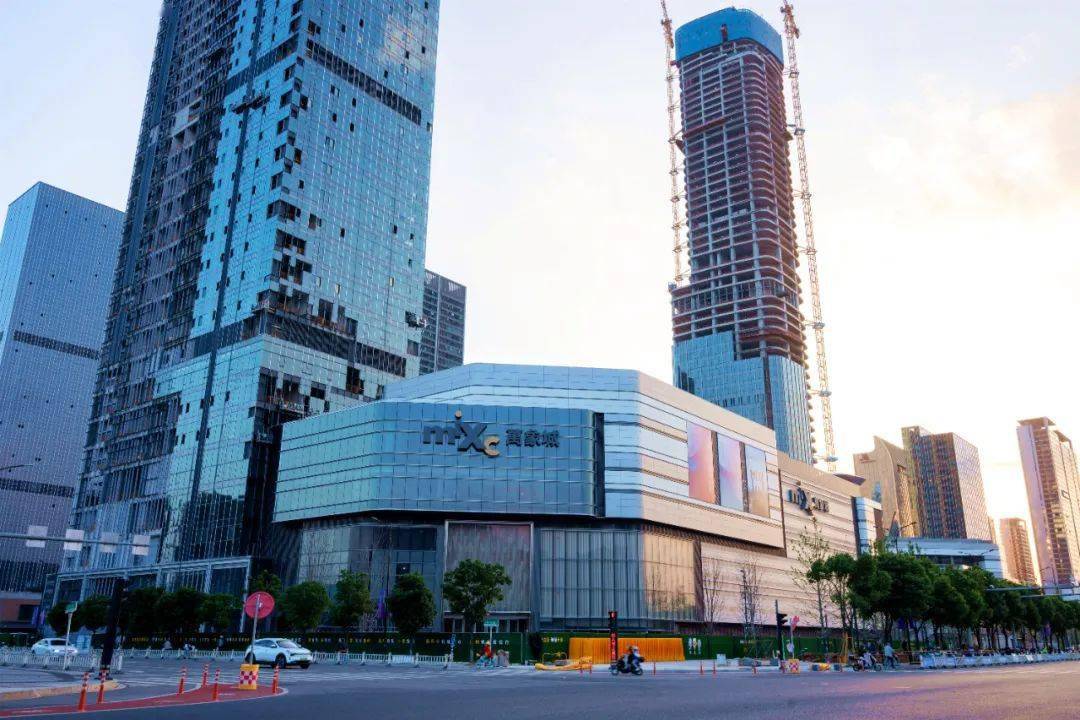 温州滨江万象城开业时间定了!一大波品牌"拍了拍"您~_浙南_发展_时尚