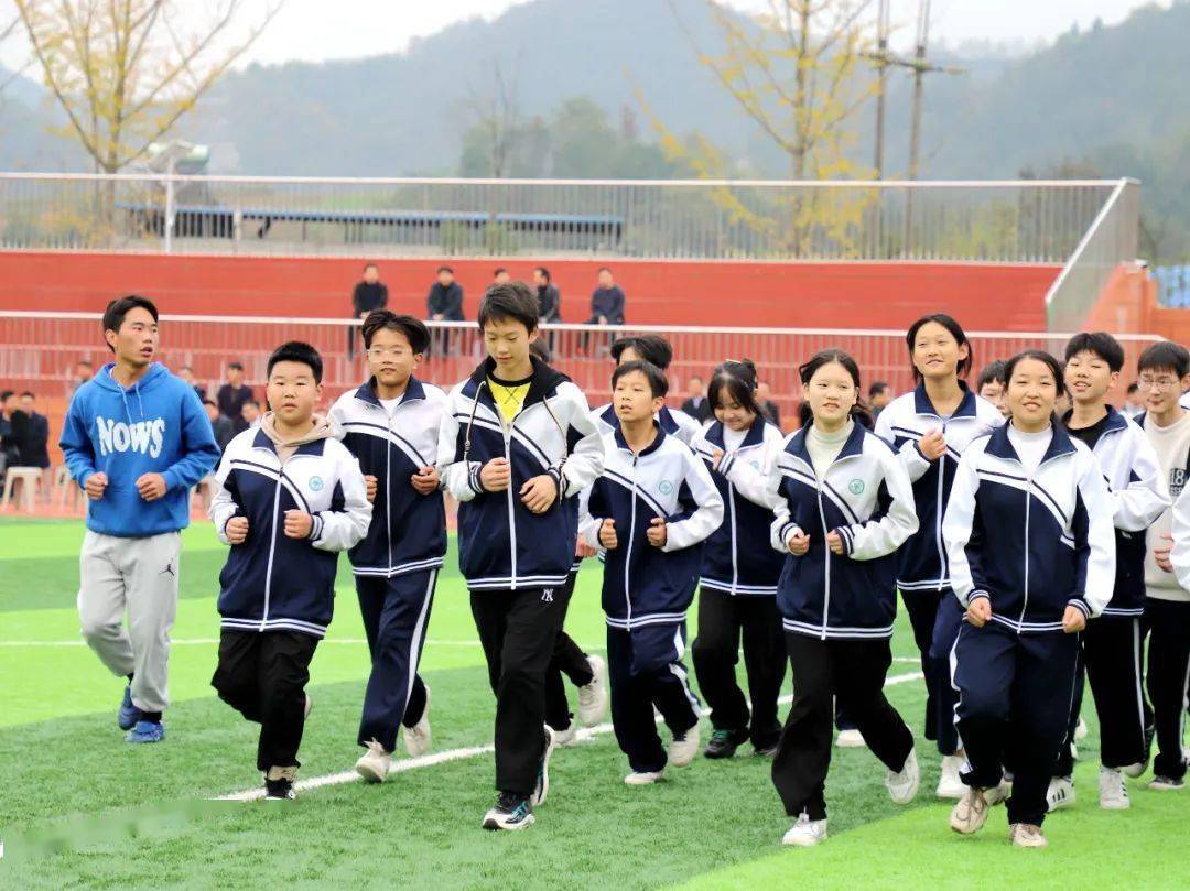 足球分级联赛启动仪式在观音镇初级中学举行